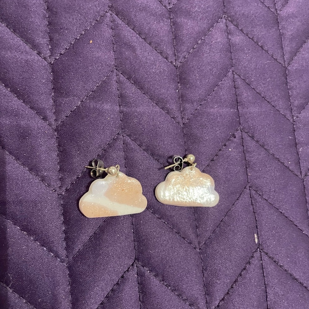 Marbled tiny cloud earrings!